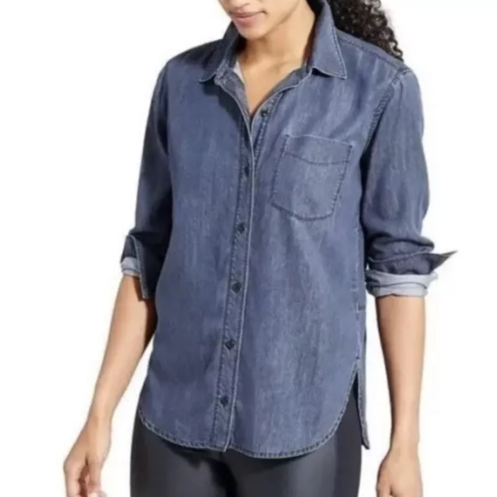 EUC Womens Athleta Bootjack Chambray Denim Tencel Split Back Shirt
